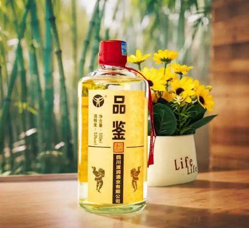 酱香型白酒 纯粮酿造持久留香 配料高粱